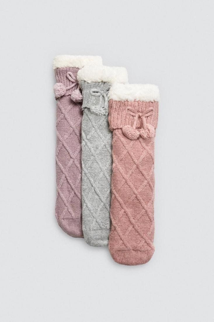 12970 Calcetines con doble antideslizante para mujer. Este modelo tiene puño antipresión y tacto extrasuave.