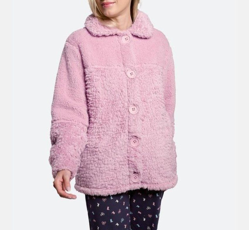 Bata de mujer Ysabel Mora Ref. 26247 de borreguillo rosa con cuello alto, botones y bolsillos al por mayor.