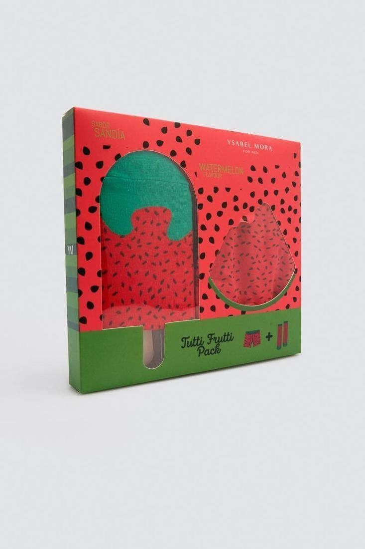 Detalle de los calcetines del pack Ysabel Mora 20475, con fondo rojo, estampado de semillas negras y puños verdes inspirados en una sandía.