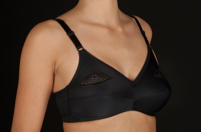 SUJETADOR FLOR NEGRO