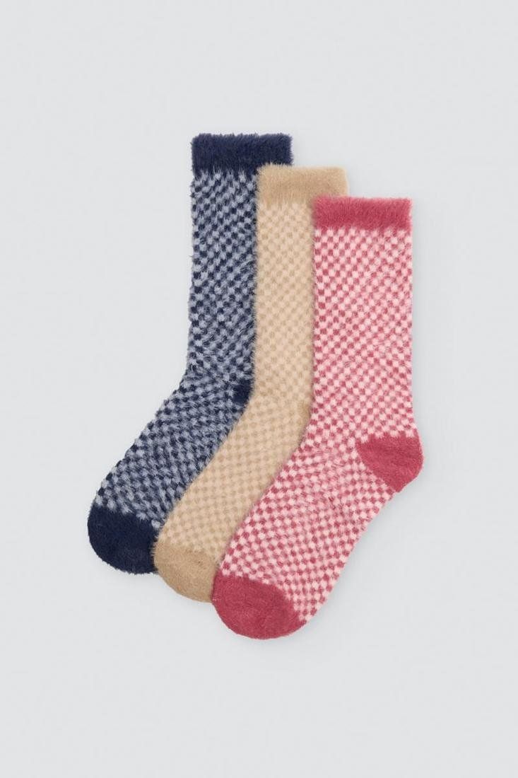 Calcetines de mujer extra suaves Ysabel Mora Ref. 12131 con estampados surtidos.
