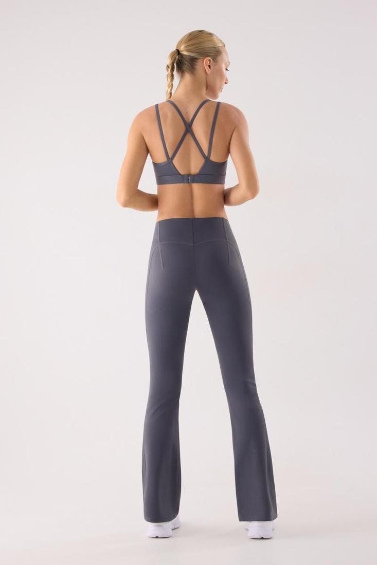 Leggings deportivo Ysabel Mora Ref. 70970 de tiro alto, corte acampanado y cintura compresiva.
