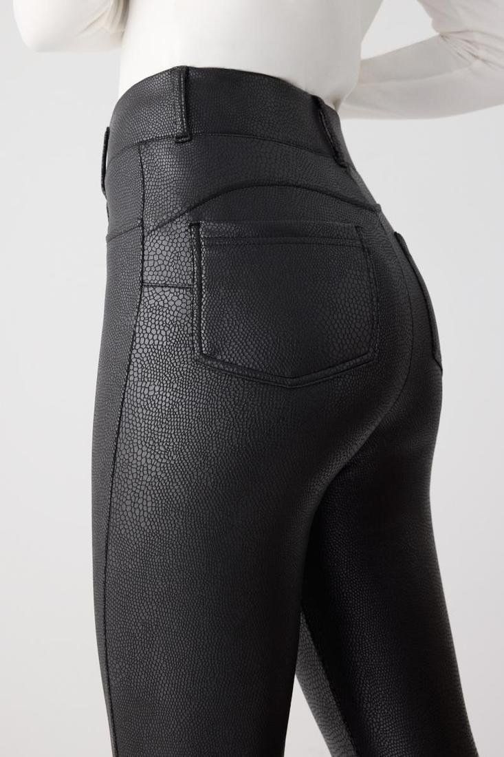 Leggings negros Leather Glow de tiro alto y corte acampanad