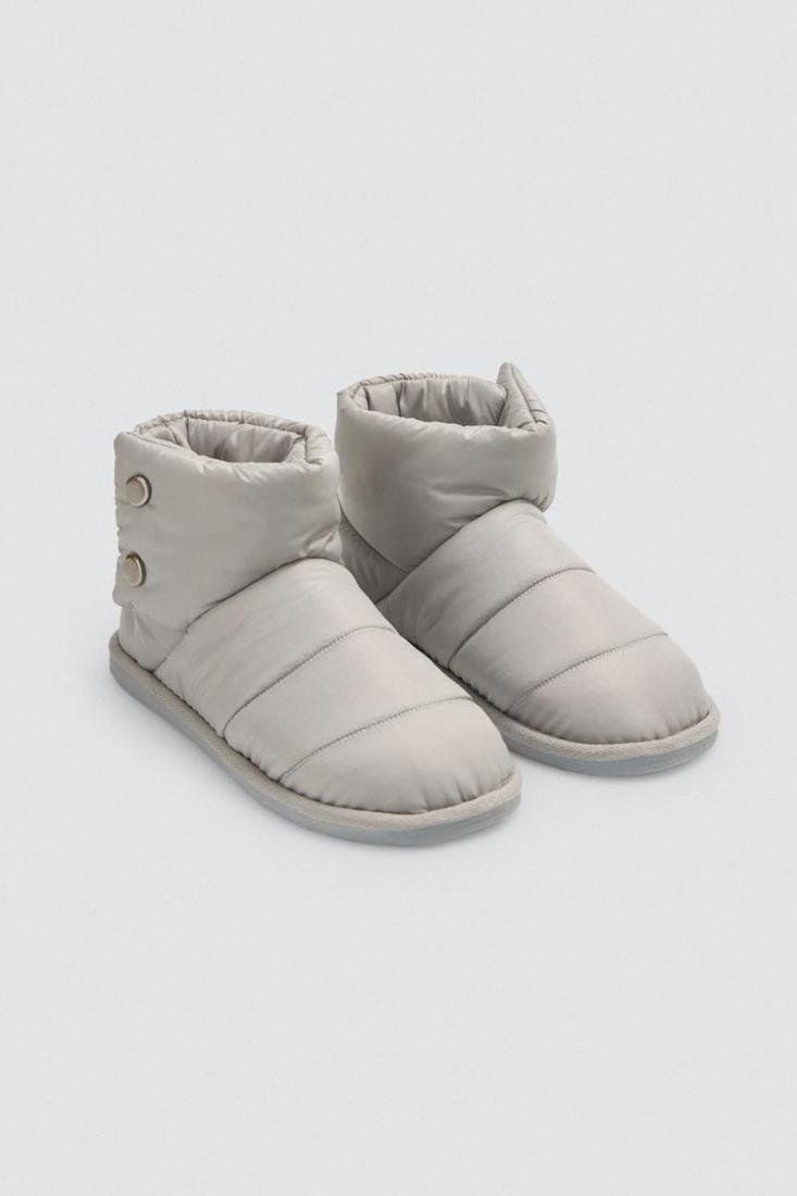 14172 Botas de casa para mujer con botones