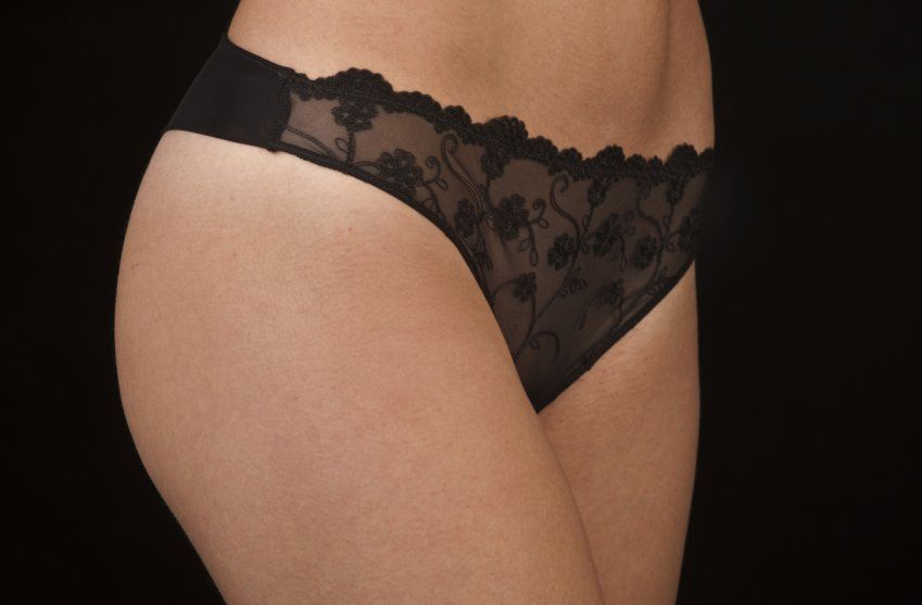 TANGA CLAIRE NEGRO