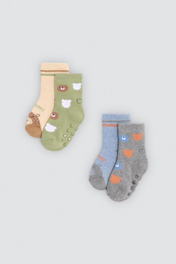 Calcetines térmicos antideslizantes de bebé Ysabel Mora 52911 en beige, verde suave, azul y gris, con dibujos de osos.