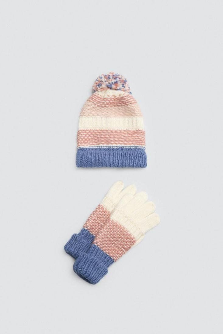70687 Set gorro y guantes de rayas con colores contrastados.