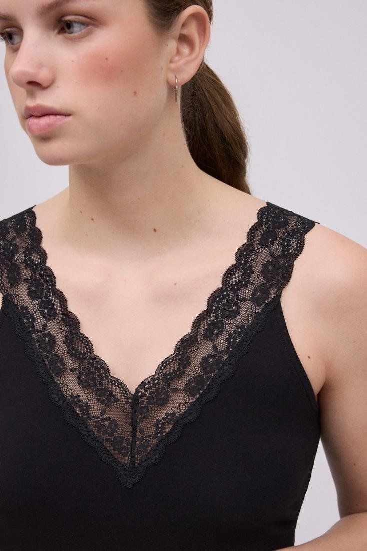 19082 camiseta tirantes ysabel mora 2