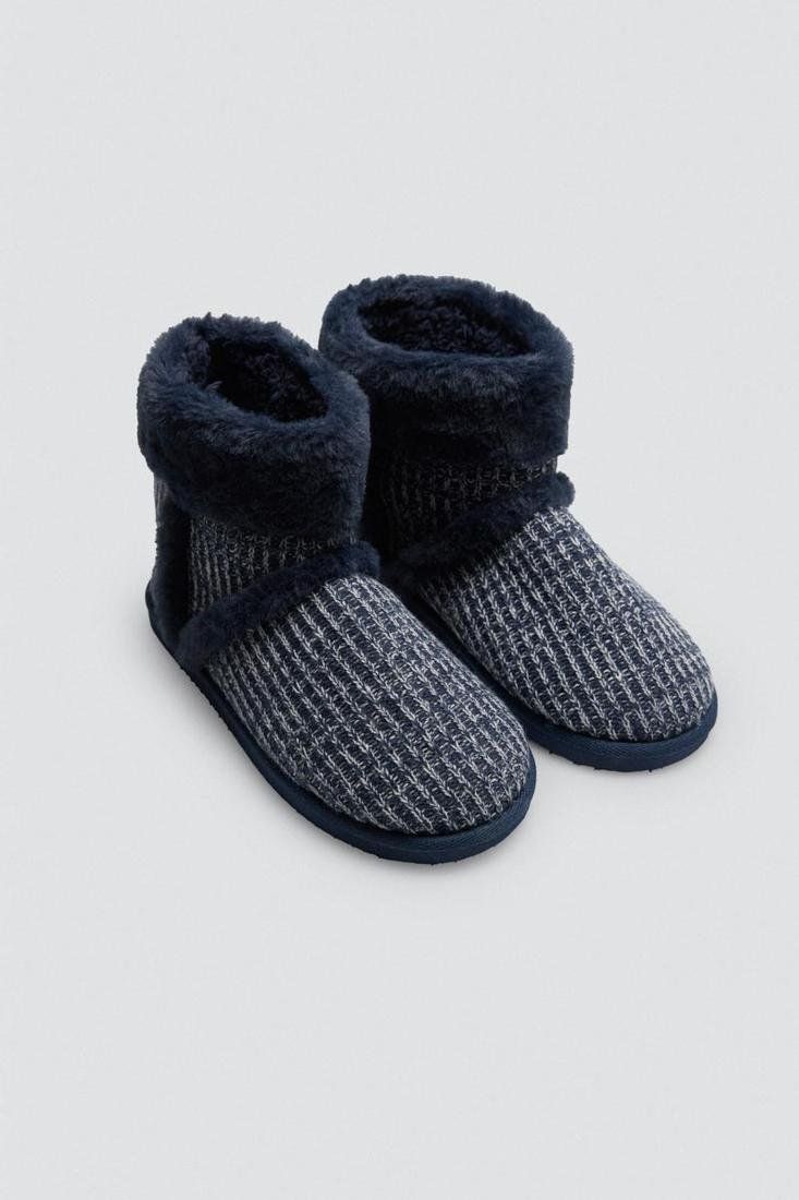 24084 BOTAS Zapatillas cerradas básicas para hombre