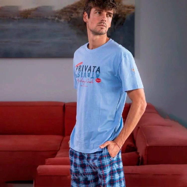 Pijama de hombre Privata PV26301 confeccionado en algodón de punto liso para primavera y verano.