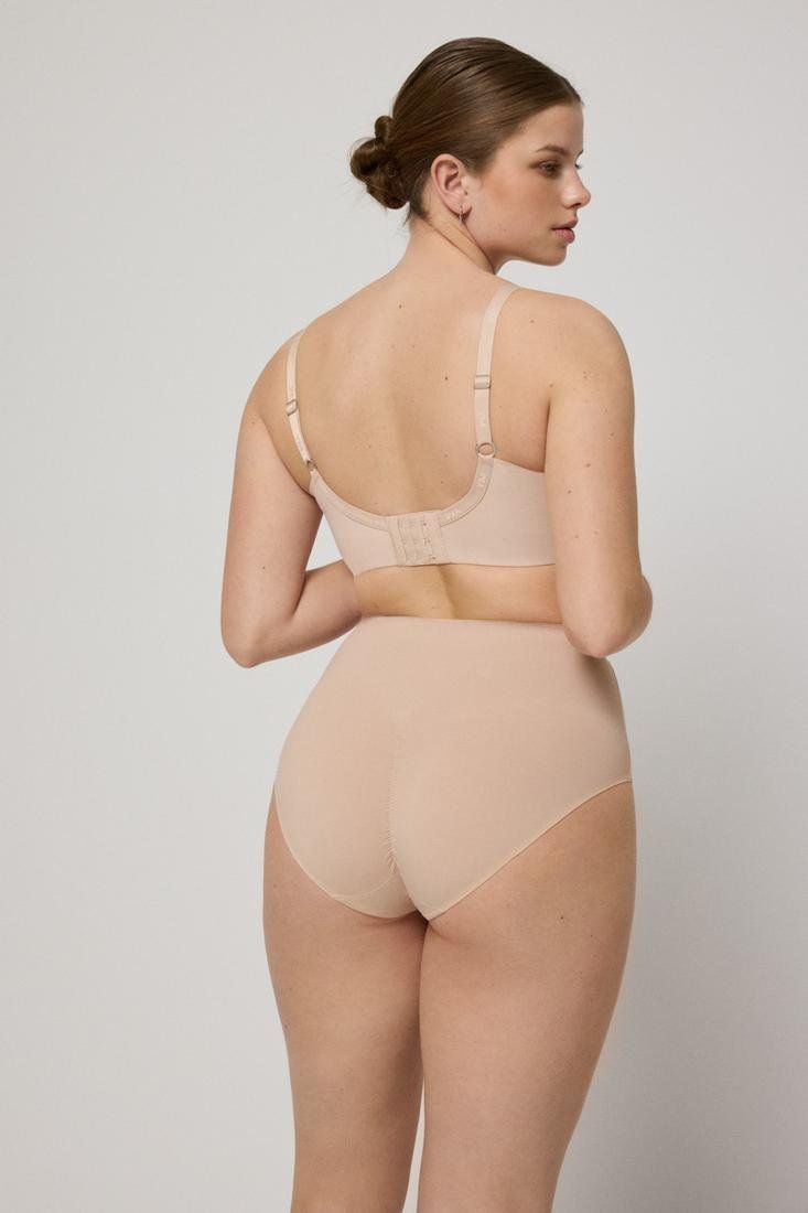 19053 braga ysabel mora