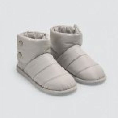14172 Botas de casa para mujer con botones