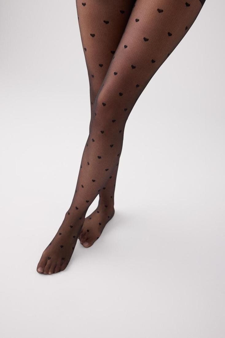 Panty negro de 20 DEN para mujer de Ysabel Mora, con estampado de lunares, demarcación y puntera invisible AL POR MAYOR EN ALMACEN NATI CAMPOS