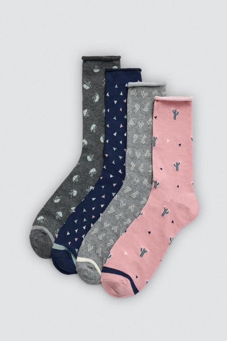 12946 Calcetines estampados sin puño para mujer.