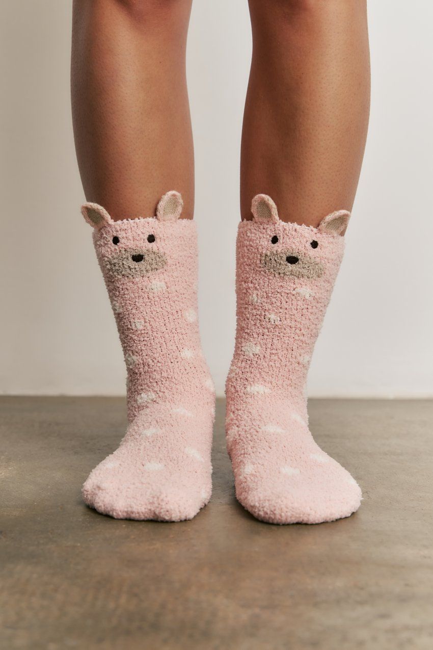 Caja regalo con 6 pares de calcetines fluffy suaves y calentitos, con diseños de animales, motivos invernales y divertidos detalles 3D. Ideales para regalar.