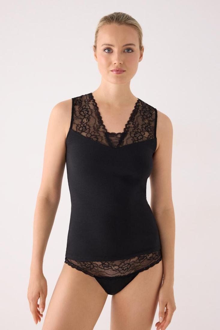 Camiseta interior negra de algodón Cotton Nature con escote de encaje, referencia 19573.