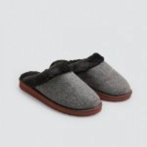 24080 Zapatilas de casa hombre con detalle de pelo rizado exterior y estampado de cuadros