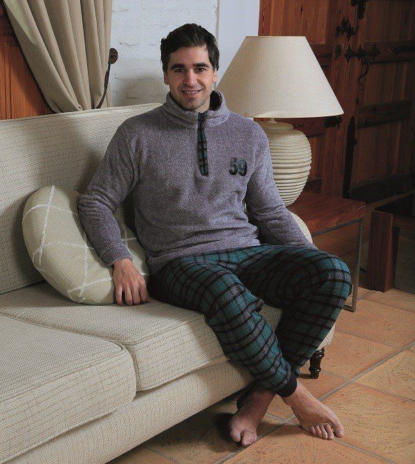 42089 PIJAMA CABALLERO NICOLAS CORALINA / 42090 TALLAS GRANDES BLANCA HERNANDEZ