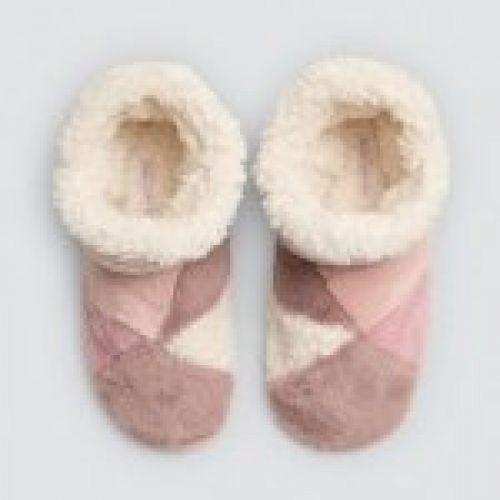 14168 Botas de casa para mujer con contraste de colores y detalles de pelo al por mayor