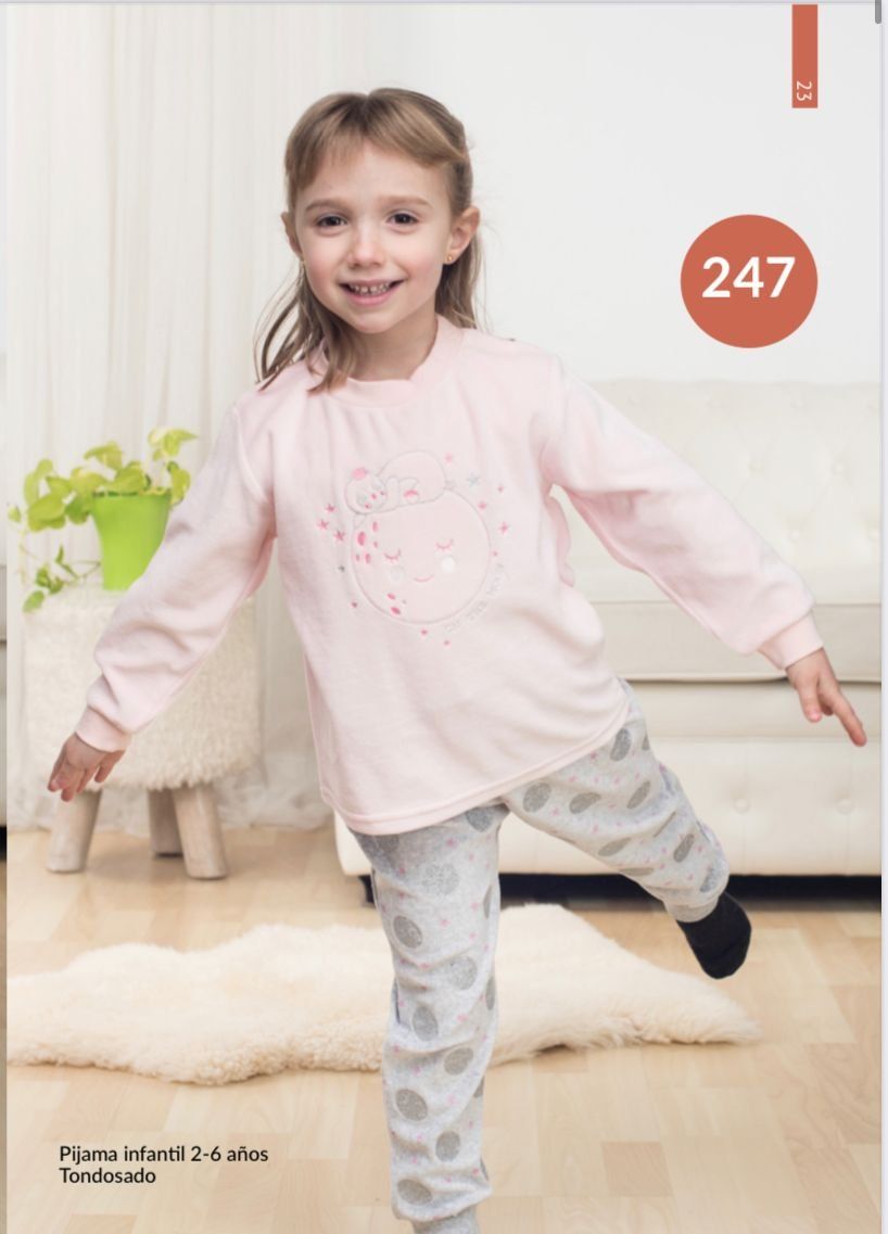 247 PIJAMA  NIÑA TERCIOPELO 2 a 6 AÑOS KINANIT