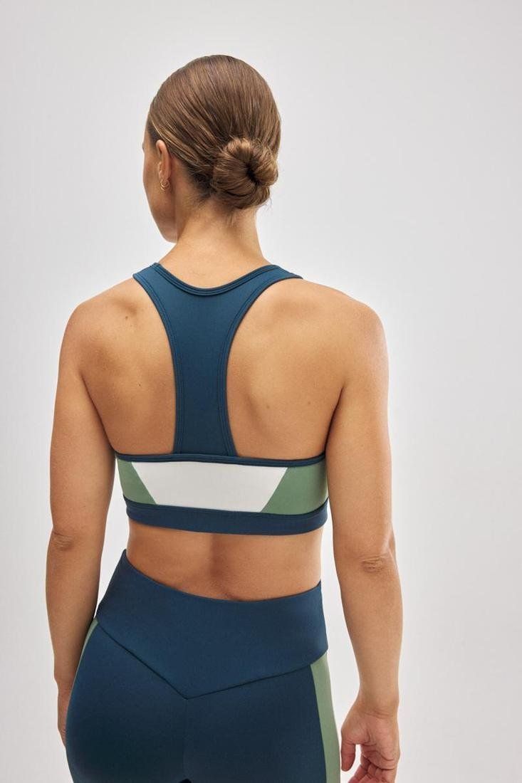 70927 Sujetador deportivo de sujeción media con tejido transpirable y relleno extraible de la marca Ysabel Mora enalmacen mayorista al por mayor